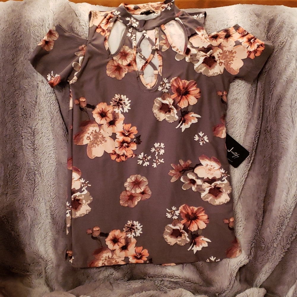 BNWT open shoulder hi neck top.